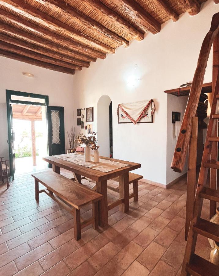 Batu Vacation House Monolithos  Ngoại thất bức ảnh