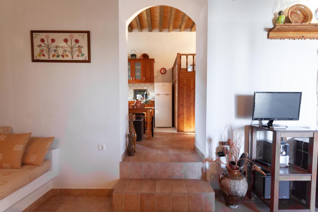 Batu Vacation House Monolithos  Ngoại thất bức ảnh